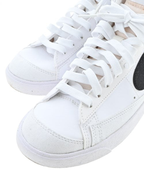 NIKE รองเท้าผ้าใบ