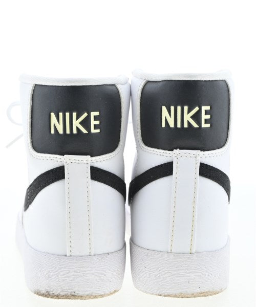 NIKE รองเท้าผ้าใบ