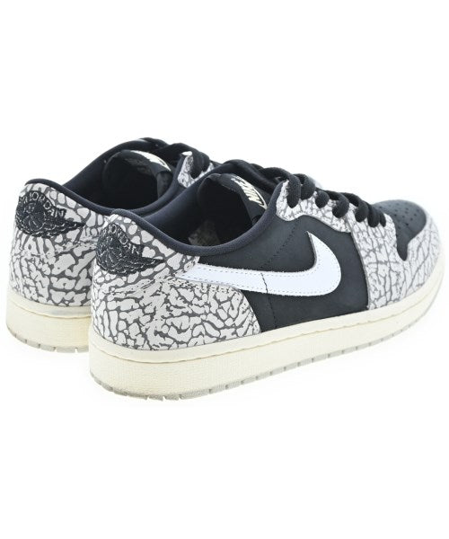 NIKE รองเท้าผ้าใบ