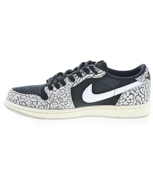 NIKE รองเท้าผ้าใบ