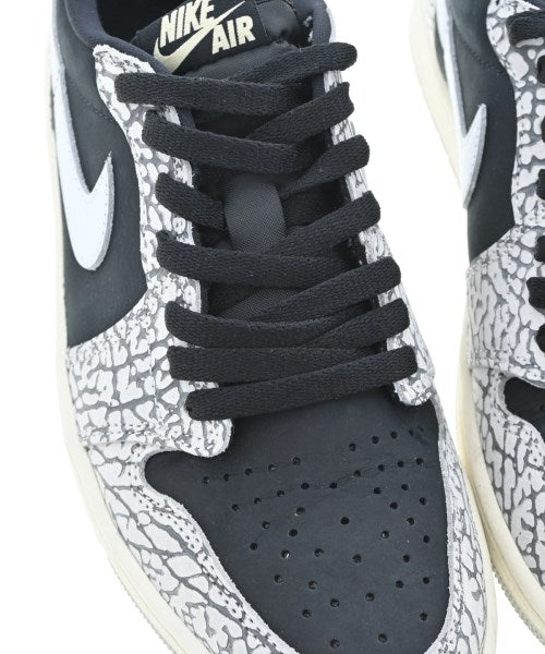NIKE รองเท้าผ้าใบ