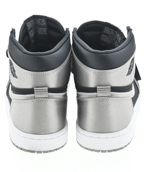 NIKE รองเท้าผ้าใบ