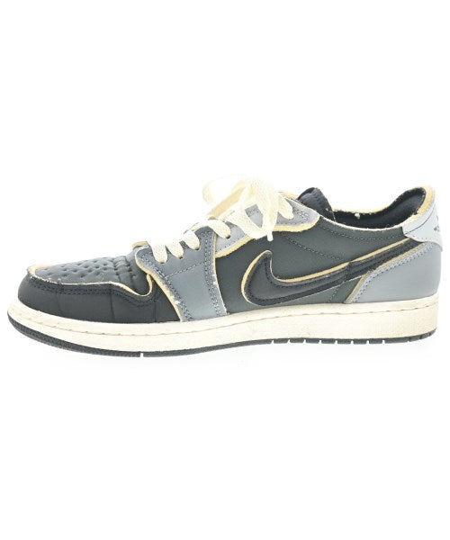 NIKE รองเท้าผ้าใบ