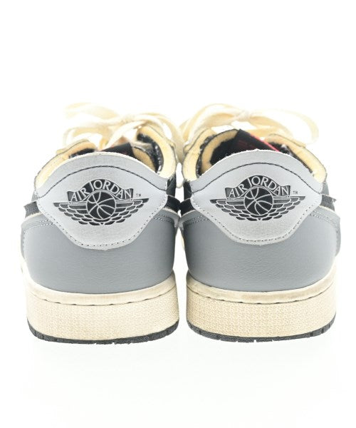 NIKE รองเท้าผ้าใบ