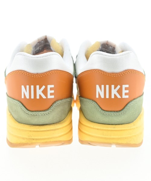 NIKE รองเท้าผ้าใบ