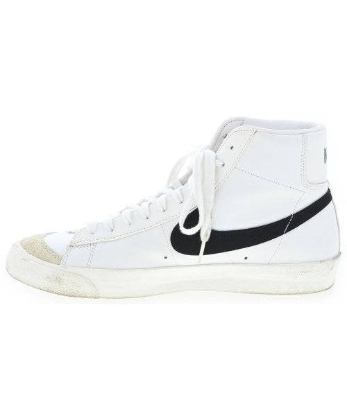 NIKE รองเท้าผ้าใบ