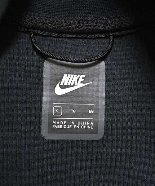 NIKE เสื้อสเวตเตอร์