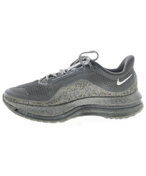 NIKE รองเท้าผ้าใบ