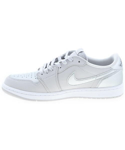 NIKE รองเท้าผ้าใบ
