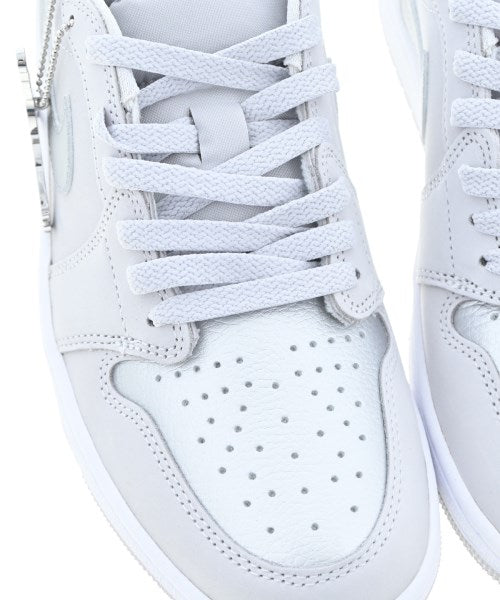 NIKE รองเท้าผ้าใบ