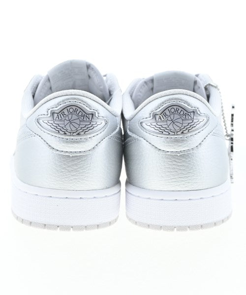 NIKE รองเท้าผ้าใบ
