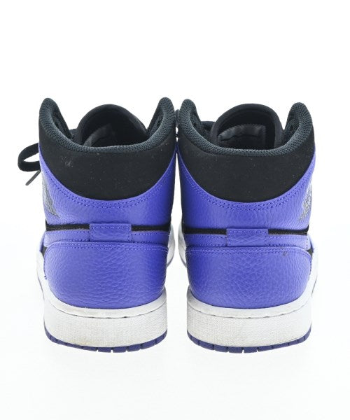 NIKE รองเท้าผ้าใบ