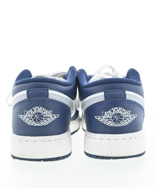 NIKE รองเท้าผ้าใบ