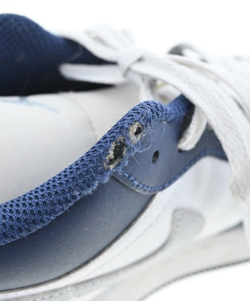NIKE รองเท้าผ้าใบ
