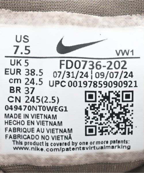 NIKE รองเท้าผ้าใบ