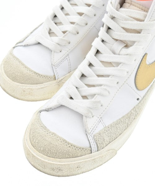 NIKE รองเท้าผ้าใบ
