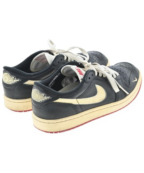 NIKE รองเท้าผ้าใบ