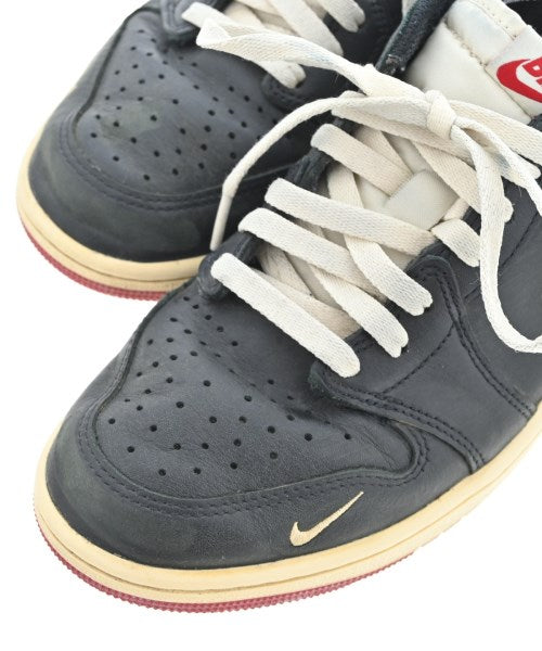 NIKE รองเท้าผ้าใบ