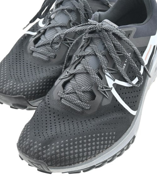 NIKE รองเท้าผ้าใบ