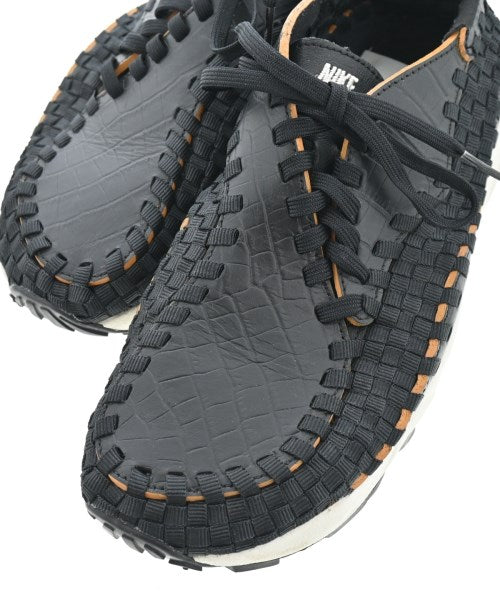 NIKE รองเท้าผ้าใบ