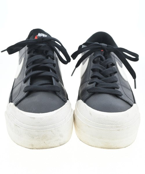 NIKE รองเท้าผ้าใบ