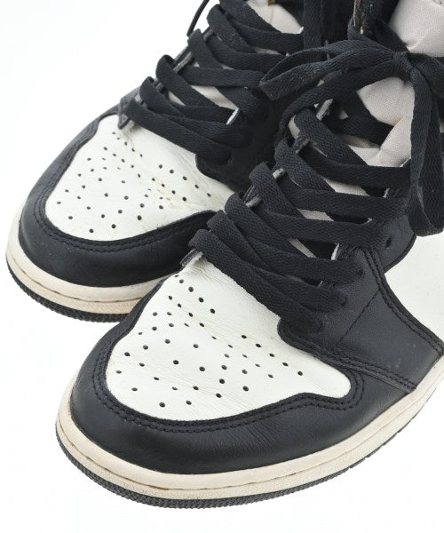 NIKE รองเท้าผ้าใบ