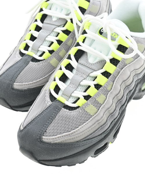 NIKE รองเท้าผ้าใบ
