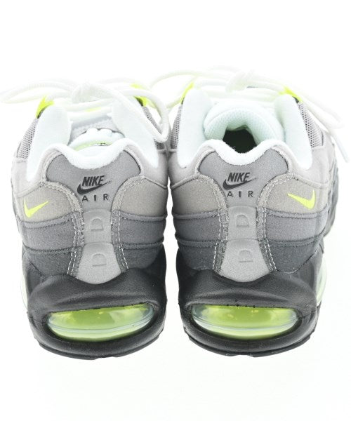 NIKE รองเท้าผ้าใบ