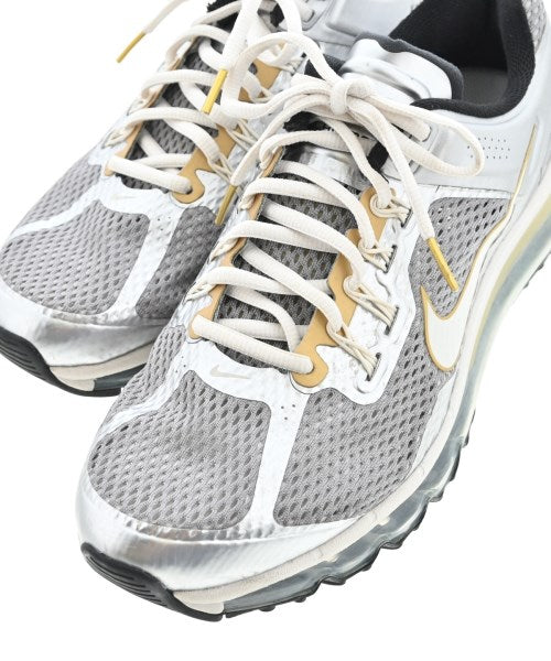 NIKE รองเท้าผ้าใบ