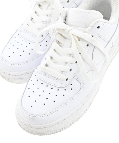 NIKE รองเท้าผ้าใบ