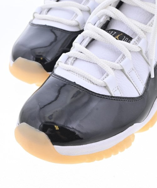 NIKE รองเท้าผ้าใบ