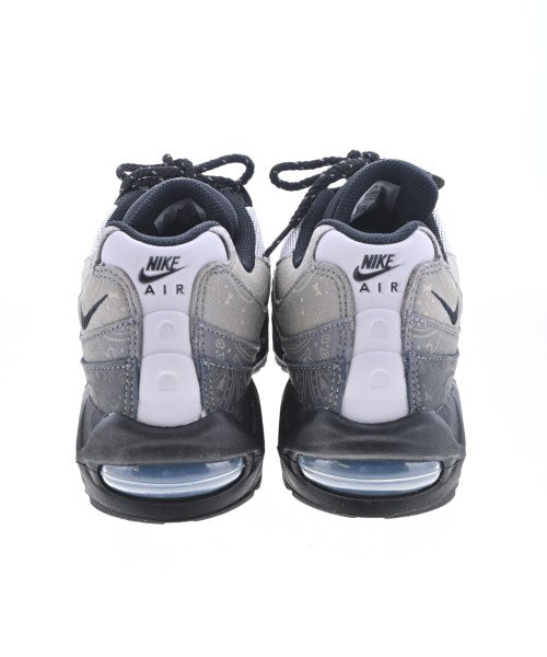 NIKE รองเท้าผ้าใบ