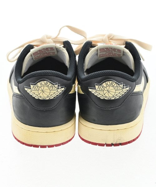 NIKE รองเท้าผ้าใบ