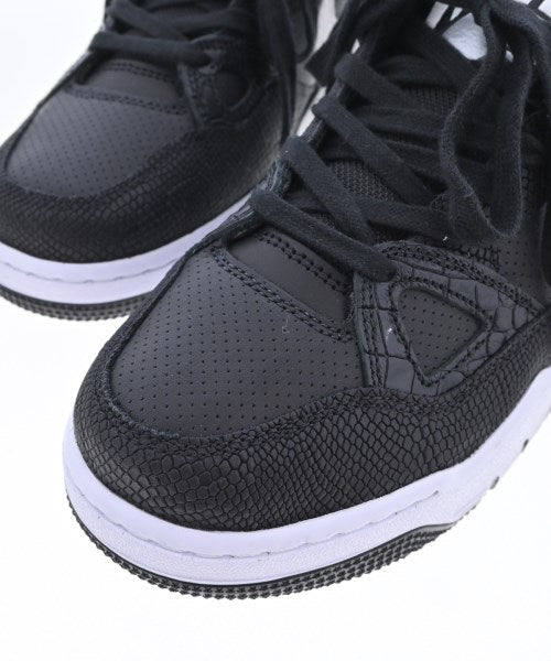 NIKE รองเท้าผ้าใบ