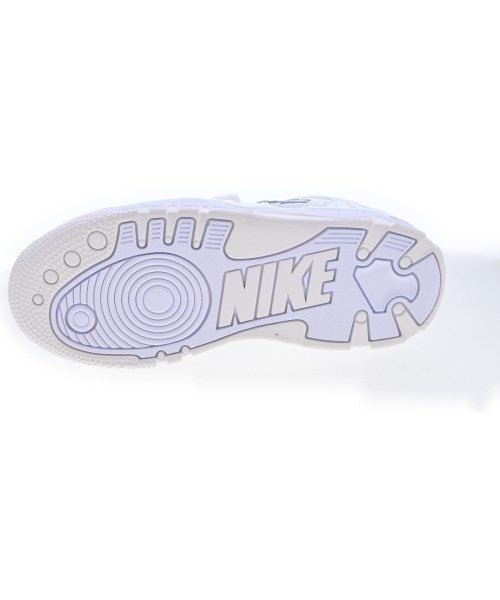 NIKE รองเท้าผ้าใบ