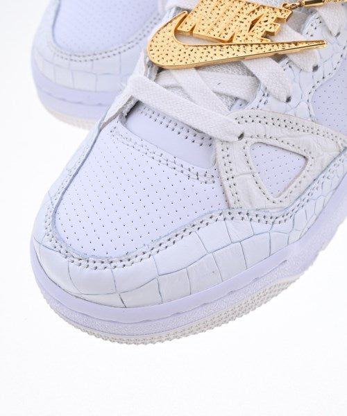 NIKE รองเท้าผ้าใบ