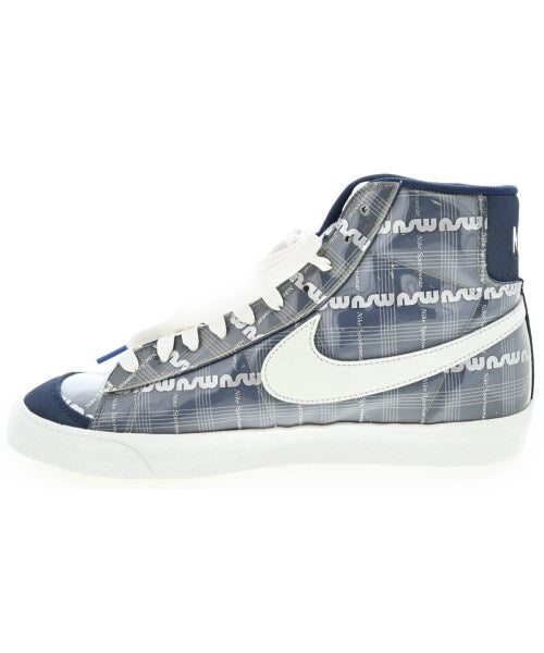 NIKE รองเท้าผ้าใบ