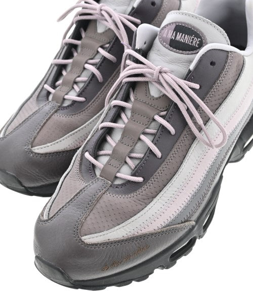 NIKE รองเท้าผ้าใบ
