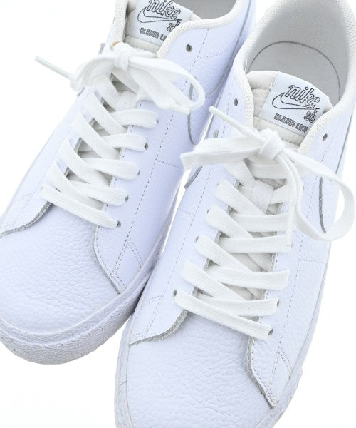 NIKE รองเท้าผ้าใบ