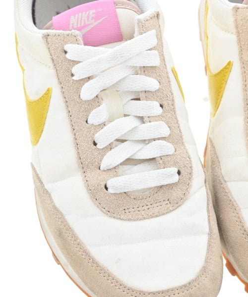 NIKE รองเท้าผ้าใบ