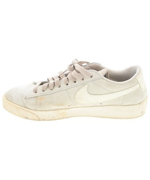 NIKE รองเท้าผ้าใบ