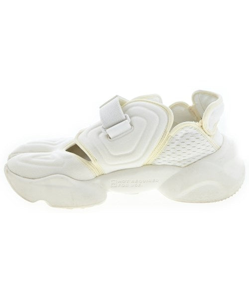 NIKE รองเท้าผ้าใบ