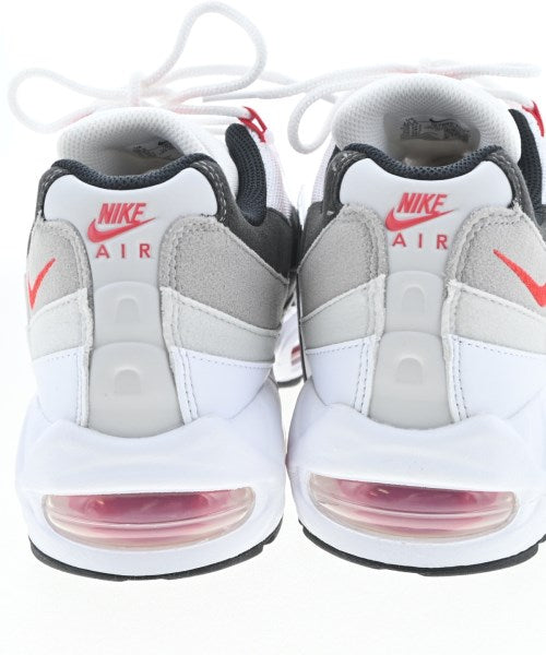 NIKE รองเท้าผ้าใบ