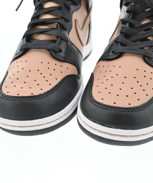 NIKE รองเท้าผ้าใบ