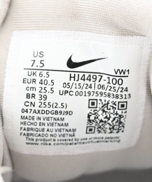 NIKE รองเท้าผ้าใบ