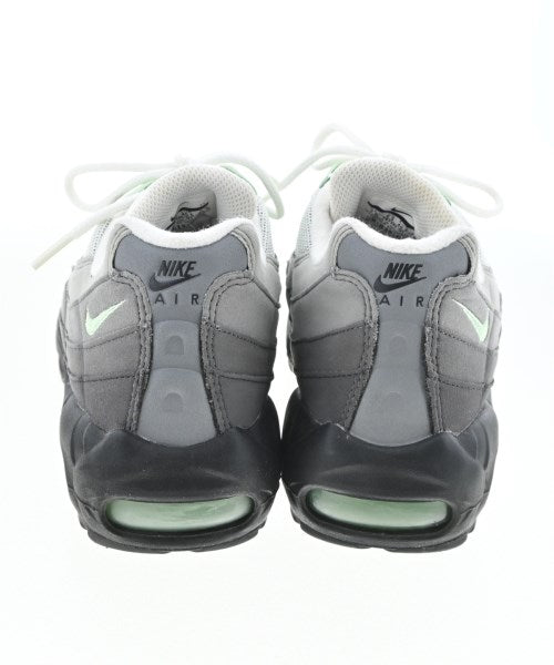 NIKE รองเท้าผ้าใบ