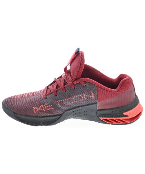 NIKE รองเท้าผ้าใบ