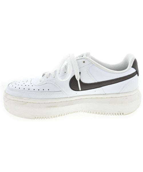NIKE รองเท้าผ้าใบ