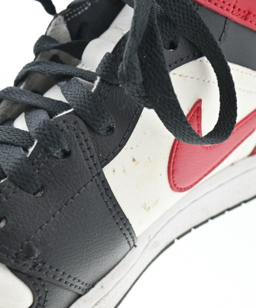 NIKE รองเท้าผ้าใบ