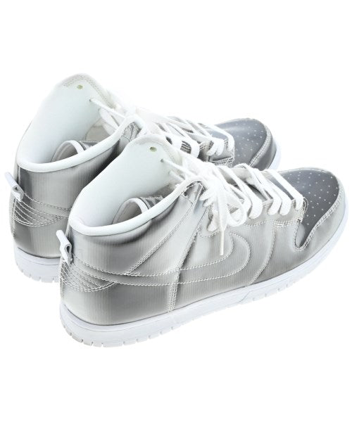 NIKE รองเท้าผ้าใบ